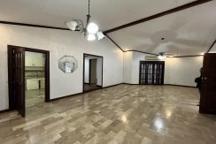 Bungalow 4 Bedrooms House & Lot in Merville (C/PPF72)